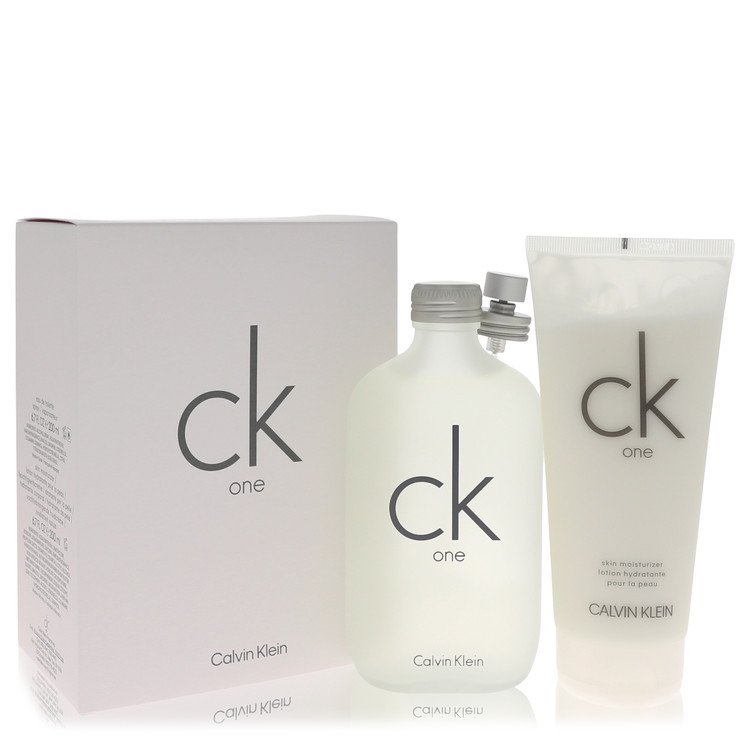 Ck One von Calvin KleinGeschenkset – 6,7 oz Eau de Toilette Spray + 6,7 oz Feuchtigkeitscreme für den Körper